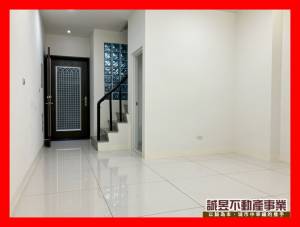 誠昱/夢時代對面車庫透天